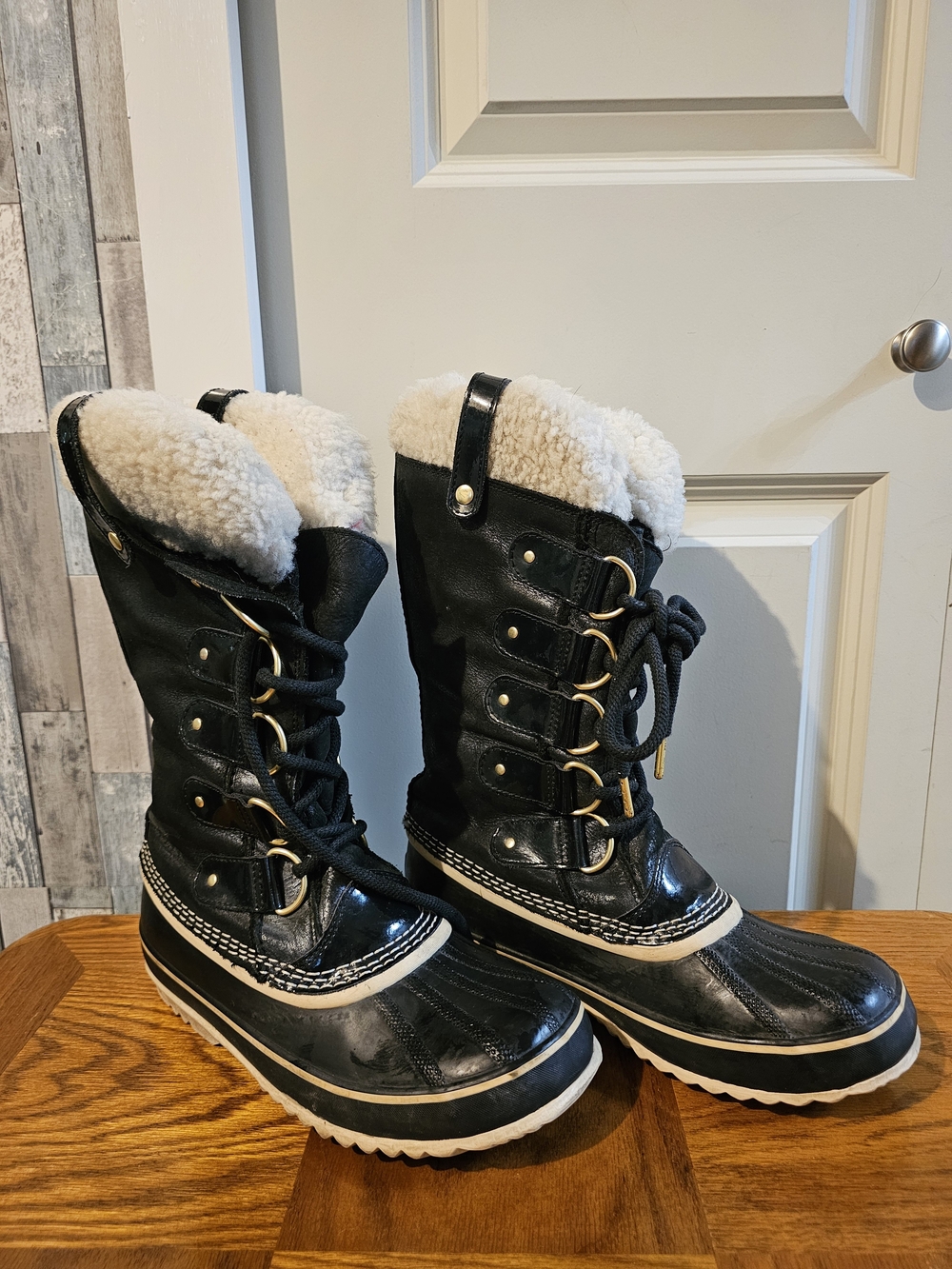 Sorel Black and Cream Faux-Shearling Lace-Up Winter Boots